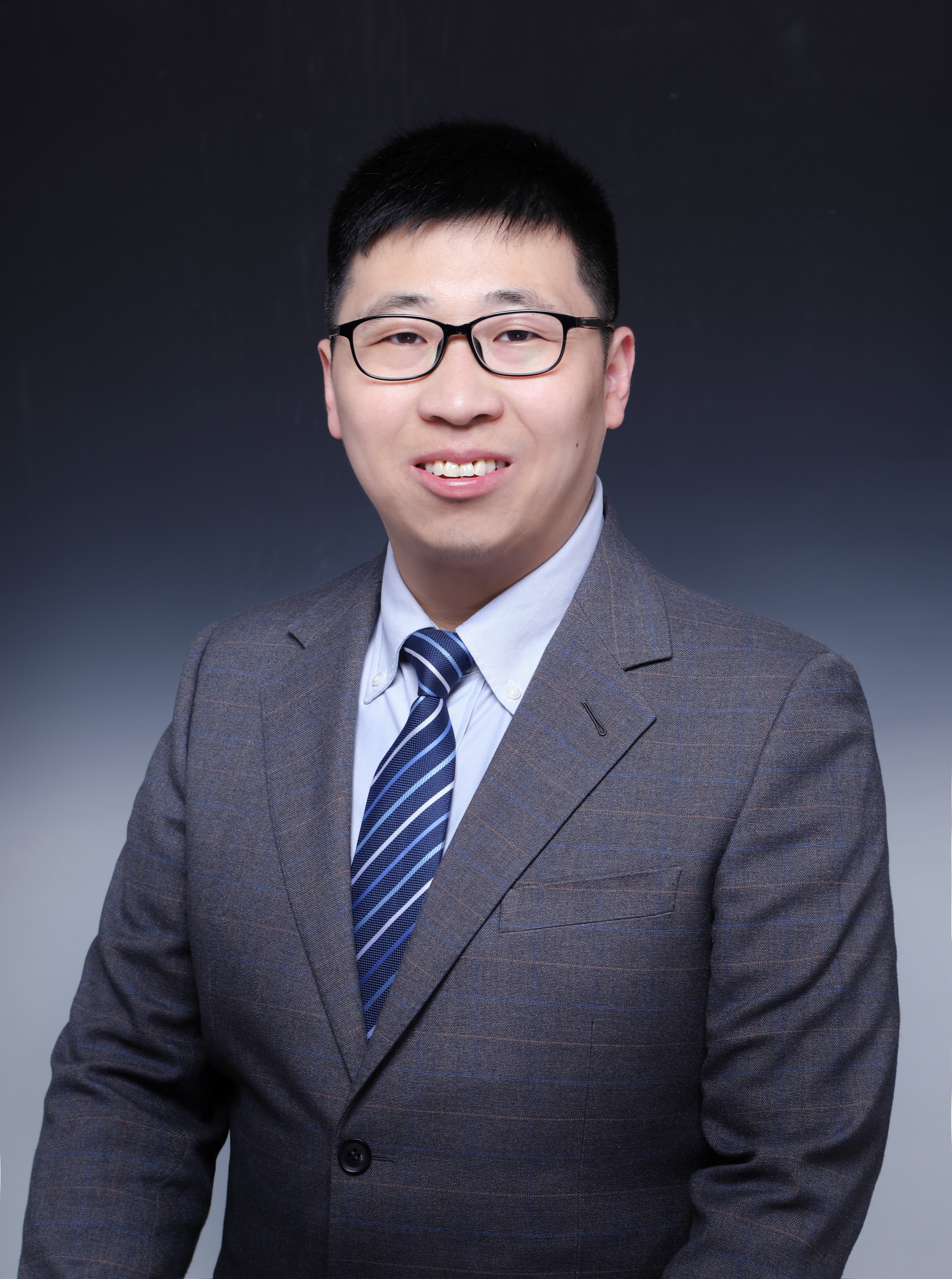 1XBET·体育创新论坛第一千七百七十四讲：结构明确碳（新型）同素异形体人工全合成初探