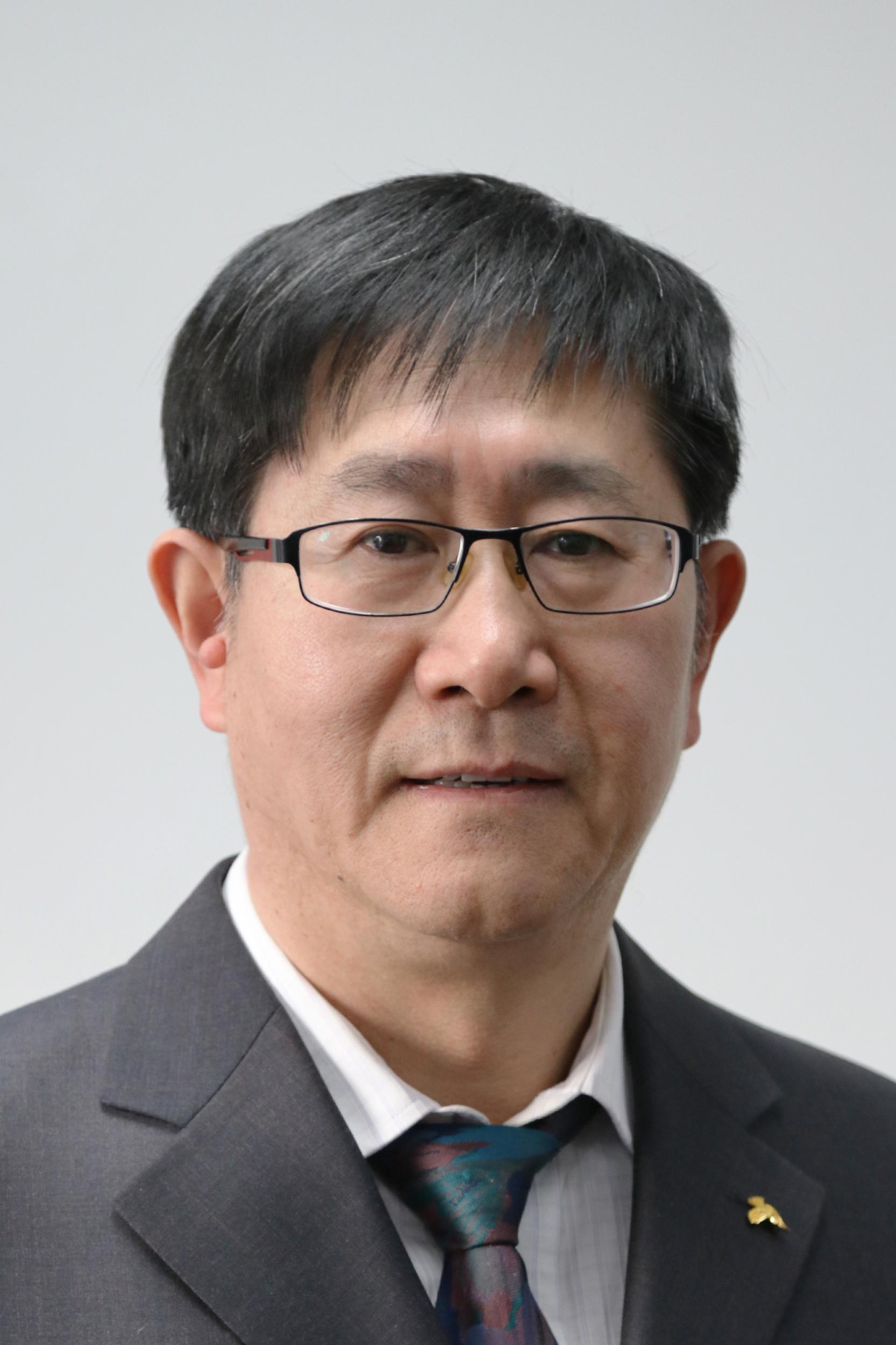 1XBET·体育创新论坛第一千五百七十九讲：High-Dimensional Inference for Weak-Supervision with Feature-Dependent Label Noise